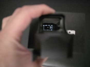 Holy Warrior 悍武 聖戰士 SZ-1 智能內紅點快瞄鏡 12種準星 陀螺儀 IP68防水 電量溫度偵測原，售$1500（原定價$3880）