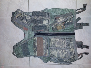 網狀戰術背心 數位迷彩