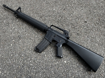 絕版 二手 M16A2卡賓 AEG 警星 改套 製成 全金屬 一槍一匣 售價8000元