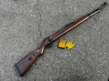 乖巧虎 水彈 98k 拋殼步槍 售價2500 一槍十殼(非實木槍托)