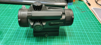 再降價!退坑急售 VECTOR瞄具 鸚鵡螺 GenII 1x30 (SCRD-26II) 夾具有損壞不影響使用