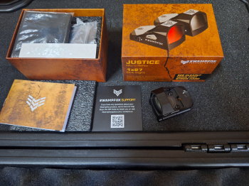 Swampfox justice 內綠點 附gideon底座