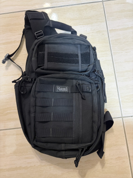 magforce 弓箭手 單肩背包 黑色右手版