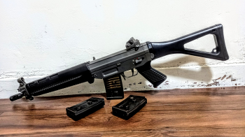 marui sg551 含原廠備用槍身 兩夾 