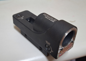 Trijicon reflex復刻紅點 亮度有問題