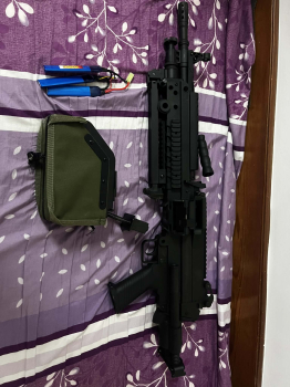 S&T M249 PARA   附電池、電池充電器(沒錢吃飯了，忍痛割愛)