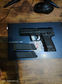 Vfc p8a1 gbb 一腔三匣 九成新 收藏用