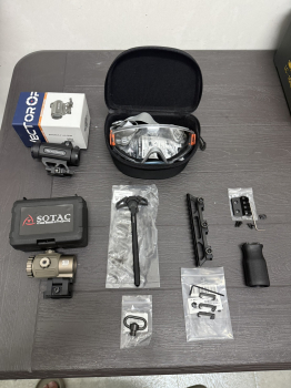 SOTAC 復刻EOT風格 G43 3X 三倍側翻鏡 / Vector Optics維特 內紅點 Maverick-II 1x25 GenII 瞄準鏡 / 跟一些配件