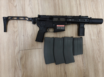 售 楓葉 VFC AR15 GBB一槍四匣