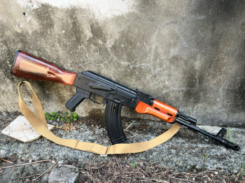 ICS AK74 全金屬 電動槍 不能打了當模型賣售價3000 (購買送背帶) BOX 等問題 主要販售給不需要射擊功能的人