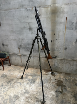 MG42 MG3 聯邦德軍真品 防空腳架 售價 38000元 二戰重也能用 (不包含圖中機槍)