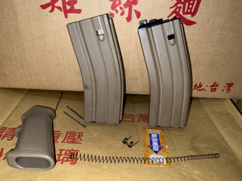 WE M4 V3 GBB 瓦斯彈匣(有改）