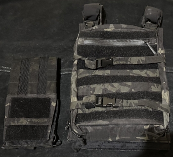 真品LBX戰術背心+後掛背包 真品LBX戰術背心+後掛背包
