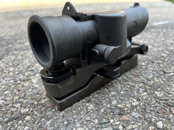 二手 L85步槍專用瞄具 四倍海螺 售價2000元 二手 L85步槍專用瞄具 四倍海螺 售價2000元