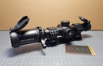 真品 VECTOR 維特 ASTON 1-6X24 SFP LPVO 狙擊鏡 瞄具 倍鏡 VSCOC-24 UTG 魚骨 真品 VECTOR 維特 ASTON 1-6X24 SFP LPVO 狙擊鏡 瞄具 倍鏡 VSCOC-24 UTG 魚骨