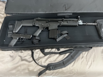 Fm Scar-h 跟 HK45 auto (包含槍袋) Fm Scar-h 跟 HK45 auto (包含槍袋)
