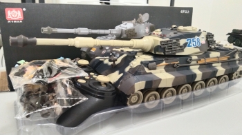 Ares M4 / 1:20二戰德軍虎王King Tiger遙控坦克 / 1:20二戰俄軍IS-2遙控坦克 Ares M4 / 1:20二戰德軍虎王King Tiger遙控坦克 / 1:20二戰俄軍IS-2遙控坦克