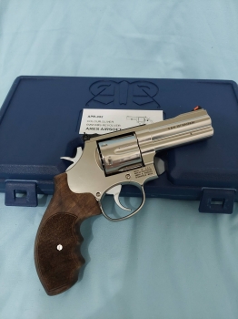 ARES S&W M686 3.5吋 全金屬 胡桃木握把 CO2左輪手槍 刻字版 ARES S&W M686 3.5吋 全金屬 胡桃木握把 CO2左輪手槍 刻字版