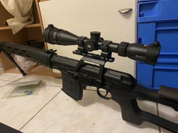 SVD Sniper Rifle 含腳架與側鏡架 SVD Sniper Rifle 含腳架與側鏡架