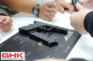 【翔準國際AOG】超大後座力  GHK GLOCK G17 鋼製 真槍授權 瓦斯手槍 