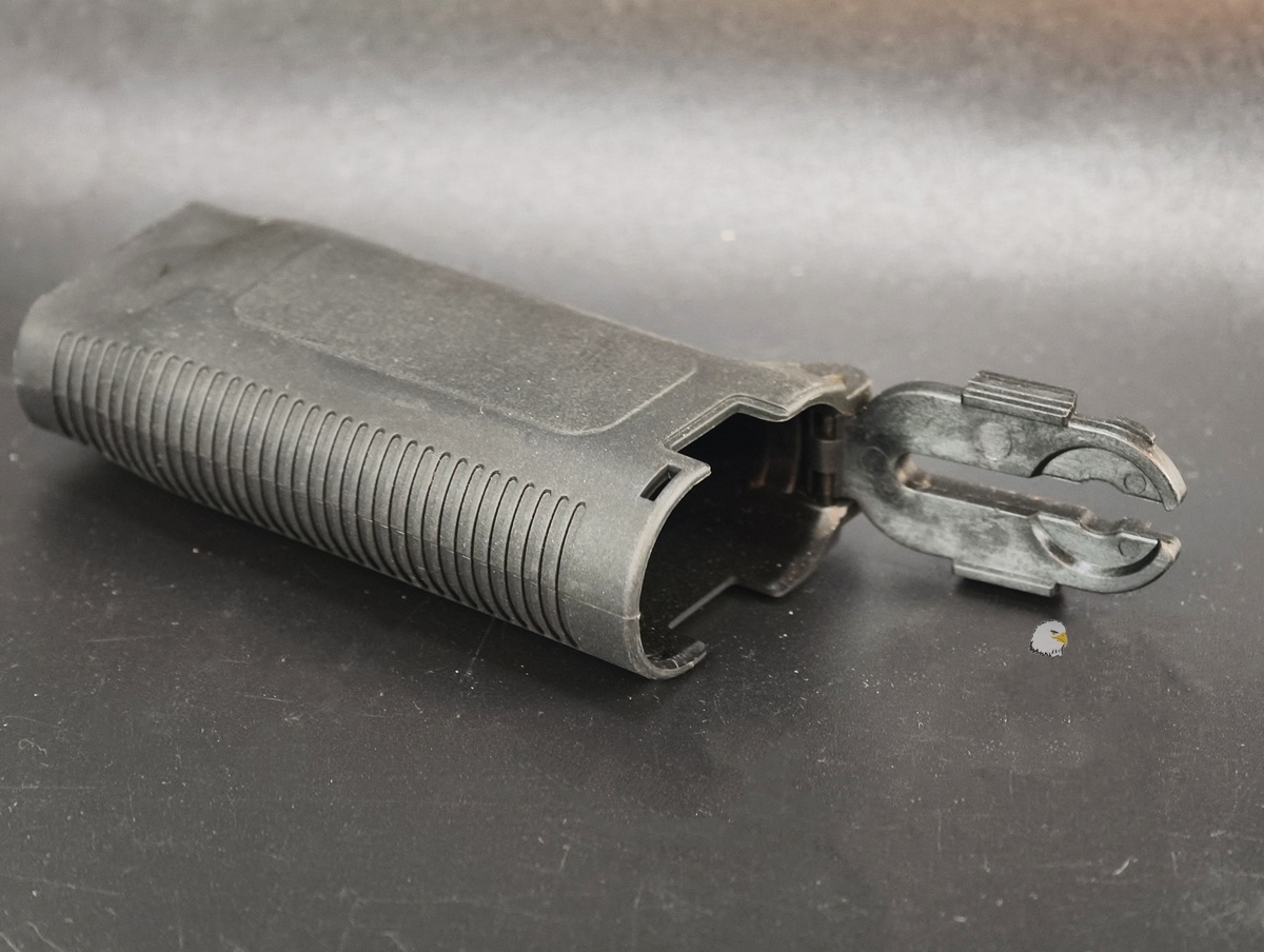 【翔準AOG】S&T M-LOK 握把 黑色 DA-GRIP11BK 直鎖式 尼龍纖維短版垂直握把 【翔準AOG】S&T M-LOK 握把 黑色 DA-GRIP11BK 直鎖式 尼龍纖維短版垂直握把