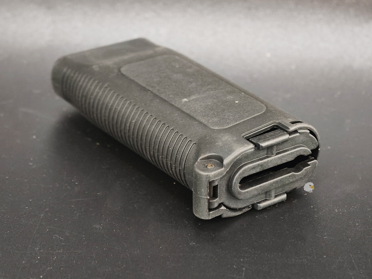 【翔準AOG】S&T M-LOK 握把 黑色 DA-GRIP11BK 直鎖式 尼龍纖維短版垂直握把 【翔準AOG】S&T M-LOK 握把 黑色 DA-GRIP11BK 直鎖式 尼龍纖維短版垂直握把