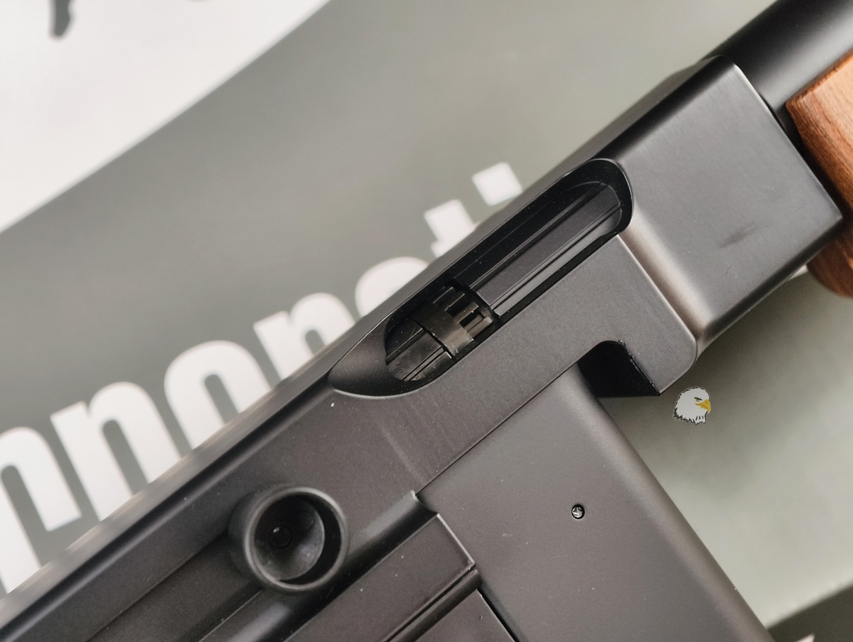 【翔準AOG】CYMA Thompson M1A1 AEG 電動槍附電池 DA-CM.033 Cybergun Thompson Auto-Ordnance授權 【翔準AOG】CYMA Thompson M1A1 AEG 電動槍附電池 DA-CM.033 Cybergun Thompson Auto-Ordnance授權
