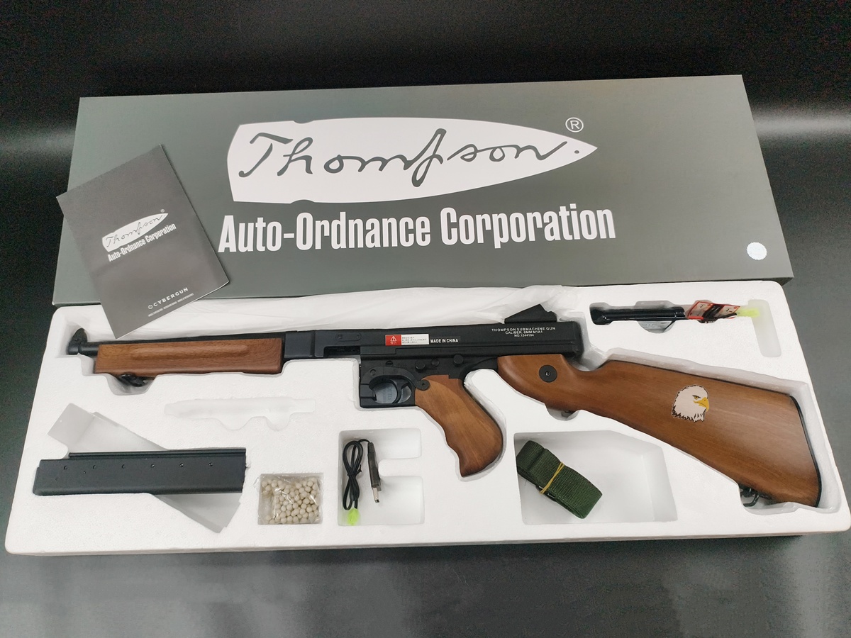 【翔準AOG】CYMA Thompson M1A1 AEG 電動槍附電池 DA-CM.033 Cybergun Thompson Auto-Ordnance授權 【翔準AOG】CYMA Thompson M1A1 AEG 電動槍附電池 DA-CM.033 Cybergun Thompson Auto-Ordnance授權
