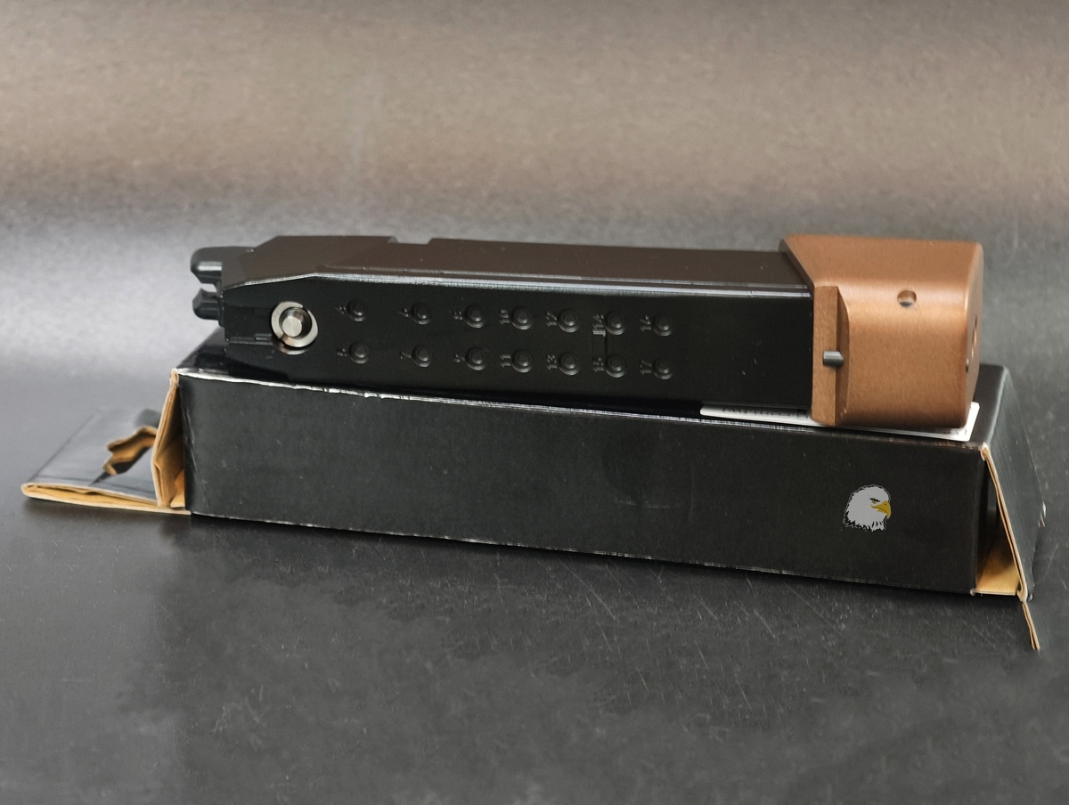 【翔準AOG】ARMY Armament×TTI Glock 瓦斯彈匣(銅色延長底板)MAG-A536 GBB匣6mm Green Gas 【翔準AOG】ARMY Armament×TTI Glock 瓦斯彈匣(銅色延長底板)MAG-A536 GBB匣6mm Green Gas