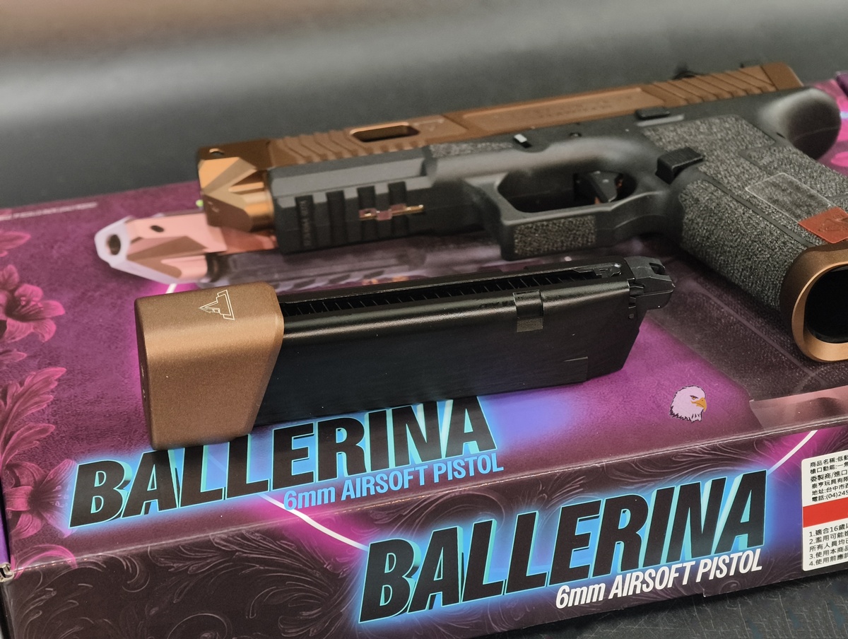 【翔準AOG】ARMY×EMG×TTI Ballerina G17 Gen5 GBB 瓦斯手槍 R34-4(古銅色/沙)5KU-R34D官方授權 【翔準AOG】ARMY×EMG×TTI Ballerina G17 Gen5 GBB 瓦斯手槍 R34-4(古銅色/沙)5KU-R34D官方授權