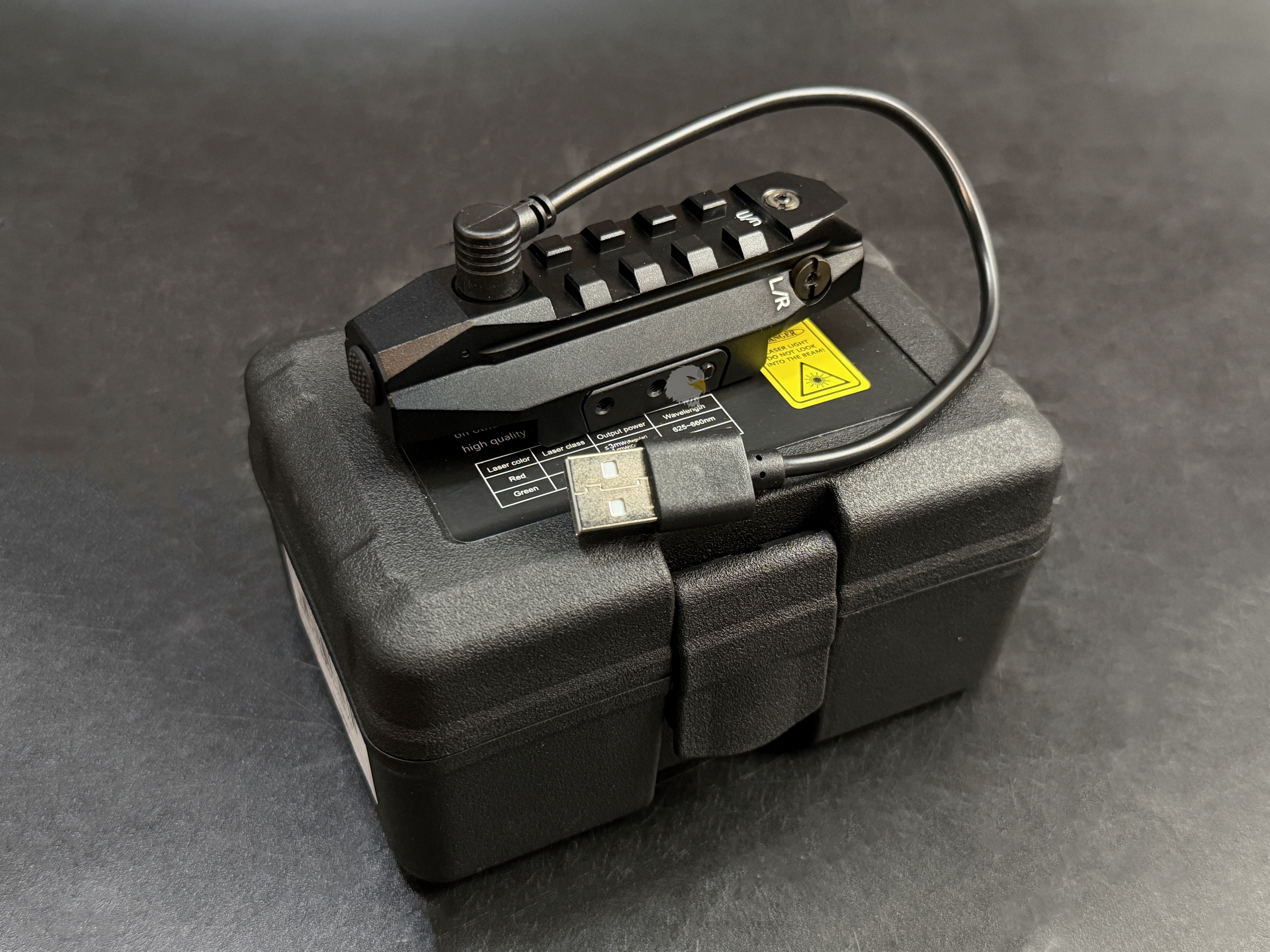 【翔準AOG】8823 魚骨版紅外線雷射瞄準器 B03012C 9cm 可充電 USB充電 22mm魚骨導軌 【翔準AOG】8823 魚骨版紅外線雷射瞄準器 B03012C 9cm 可充電 USB充電 22mm魚骨導軌